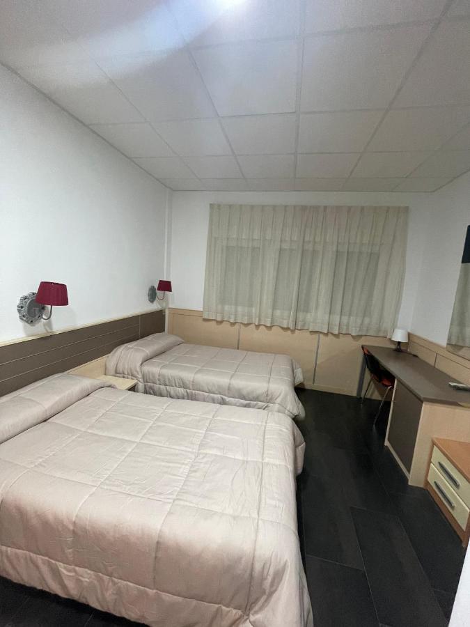 Hotel Иби Екстериор снимка